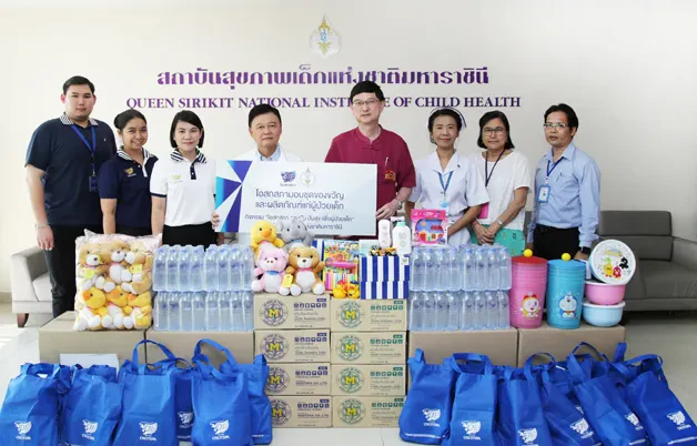 Osotspa Shares Happiness to Child Patients