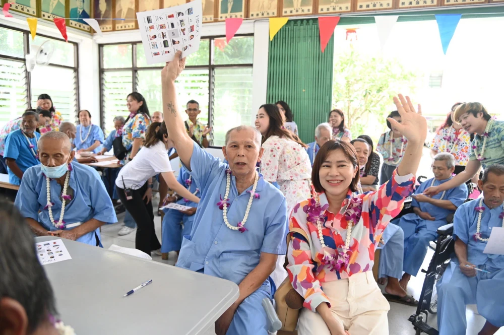 Department of Internal Trade Partners with Osotspa for the 3rd Year of “Sending Love to Seniors” to Spread Joy Among the Elderly