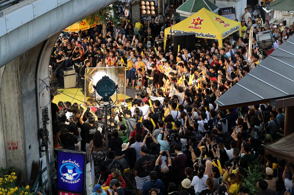 M-150 Ignites Victory Monument with a Power-Packed Mini Concert “Power Song : Life Beyond Limits”