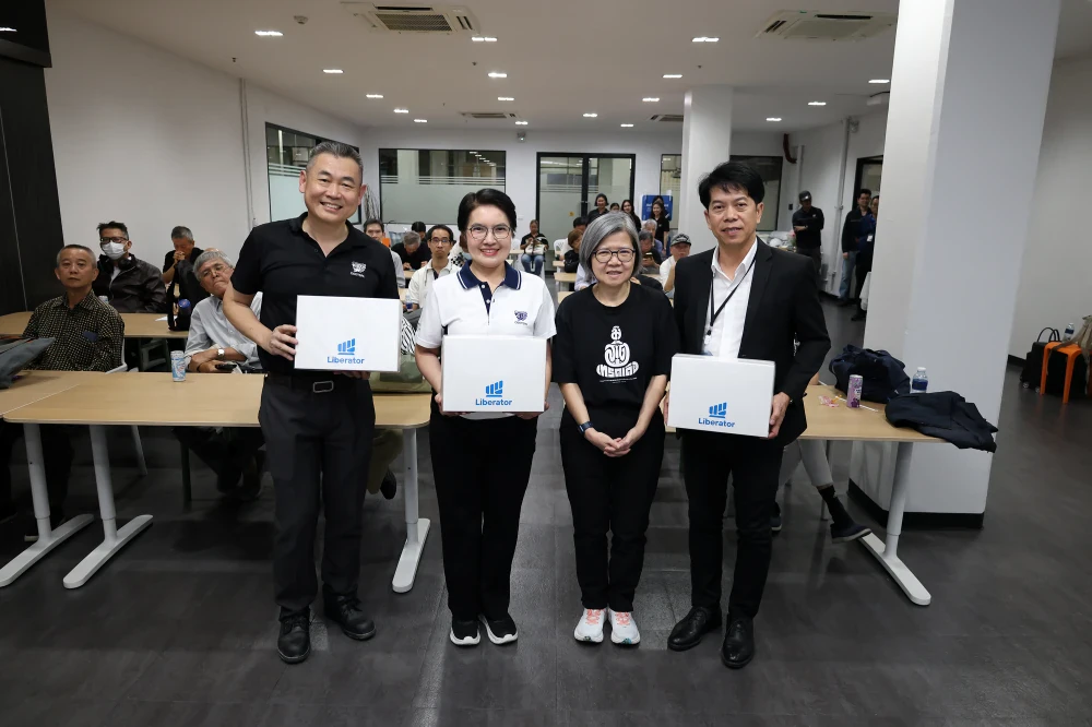 โอสถสภา เปิดบ้านต้อนรับกลุ่มนักลงทุนบริษัทหลักทรัพย์ Liberator เยี่ยมชมกระบวนการผลิตและคลังสินค้าอัจฉริยะ