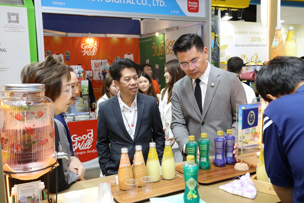 โอสถสภาร่วมต้อนรับคณะผู้บริหารภาครัฐ ให้เกียรติเยี่ยมชมบูธในงาน THAIFEX – Anuga Asia 2026