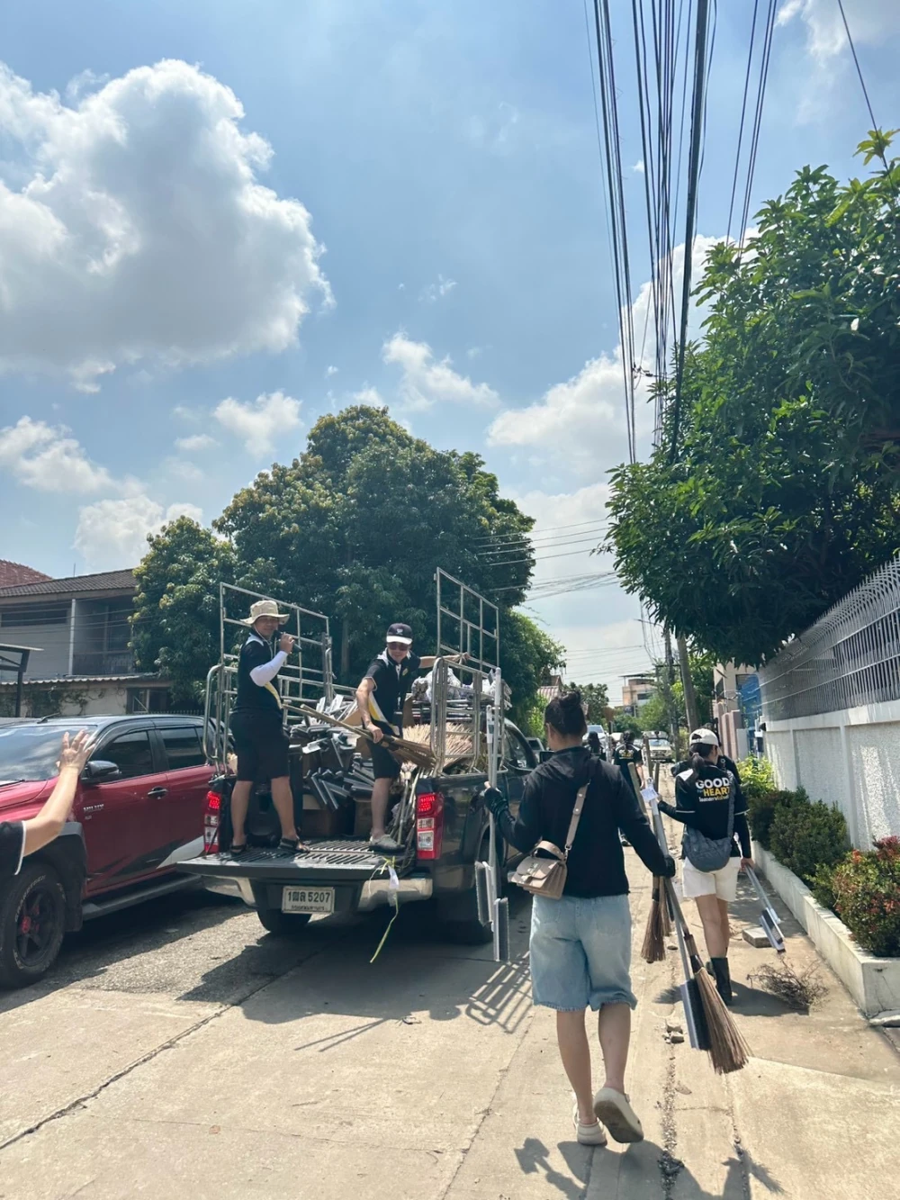 โอสถสภารวมพลังจิตอาสาช่วยผู้ประสบภัยน้ำท่วม ดูแลชุมชนบางกะปิและพนักงานในพื้นที่กรุงเทพฯ–อยุธยา พร้อมสนับสนุนการฟื้นฟูหลังน้ำลด
