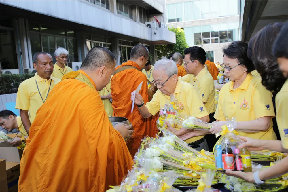 Osotspa Commemorates Coronation of King Rama X
