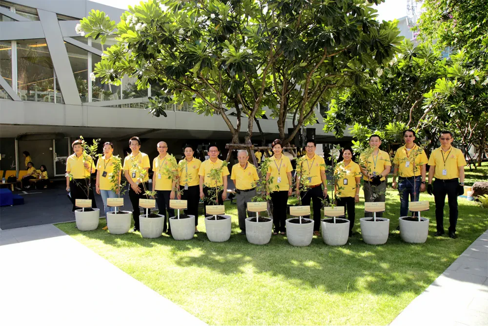 Osotspa Commemorates Coronation of King Rama X